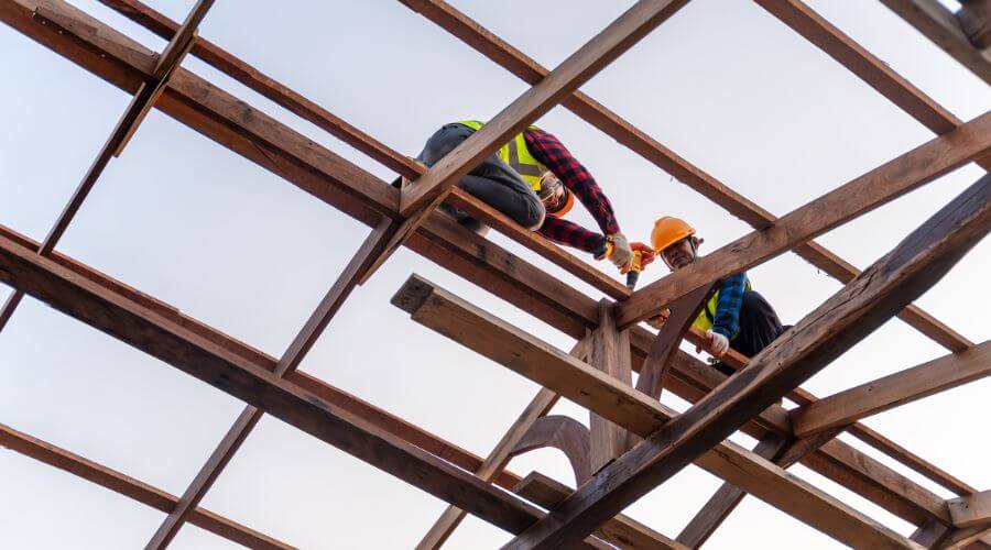 Professional gutter cleaning services in Stronghurst, IL